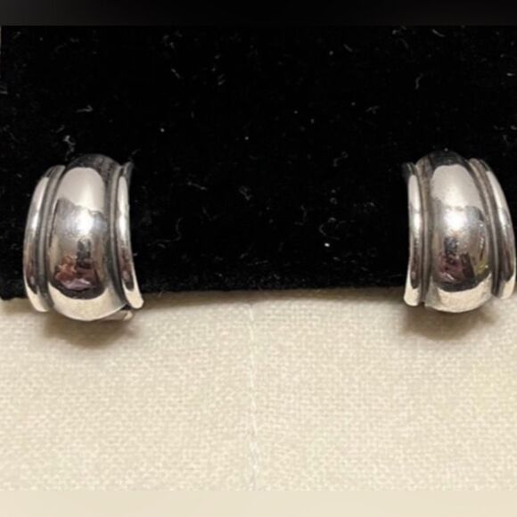 James Avery Jewelry - James Avery Retired Christina French Clip Earrings